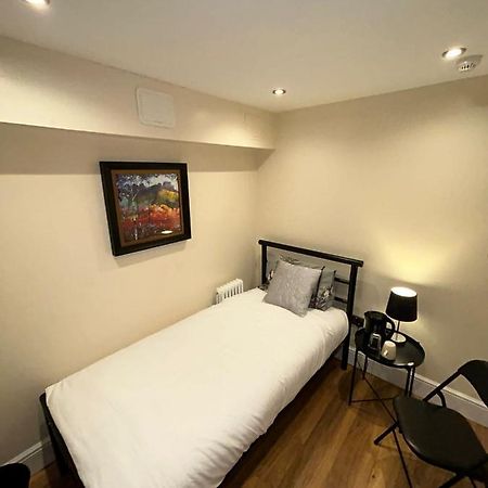 Cosy Single Room Эдинбург Экстерьер фото