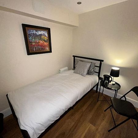 Cosy Single Room Эдинбург Экстерьер фото
